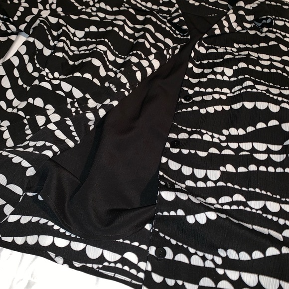 Beautiful top - Picture 2 of 6